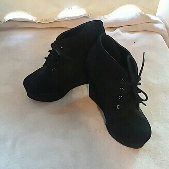 Suede booties - Picture 2 of 2